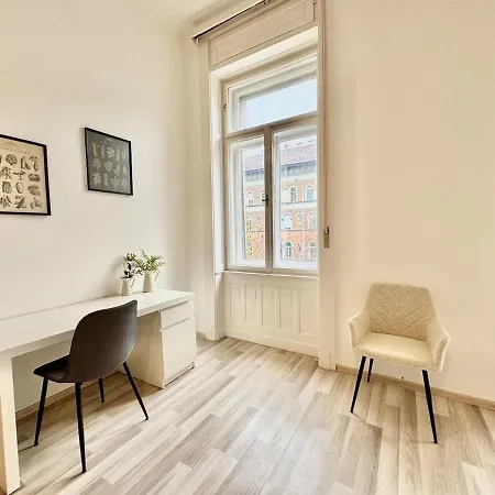 The Grand Loft- Bajcsy Appartement Boedapest